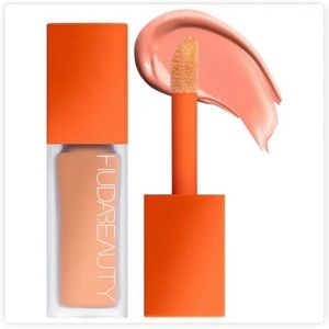 HUDA Beauty - Under Eye Color Corrector #FAUXFILTER